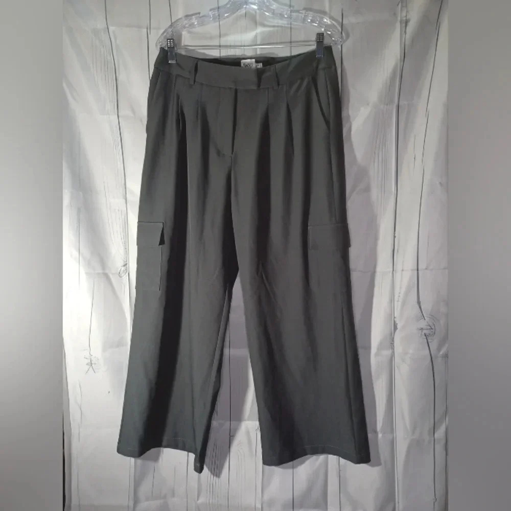 Princess Polly gray cropped high rise pleated workwear pants NWOT